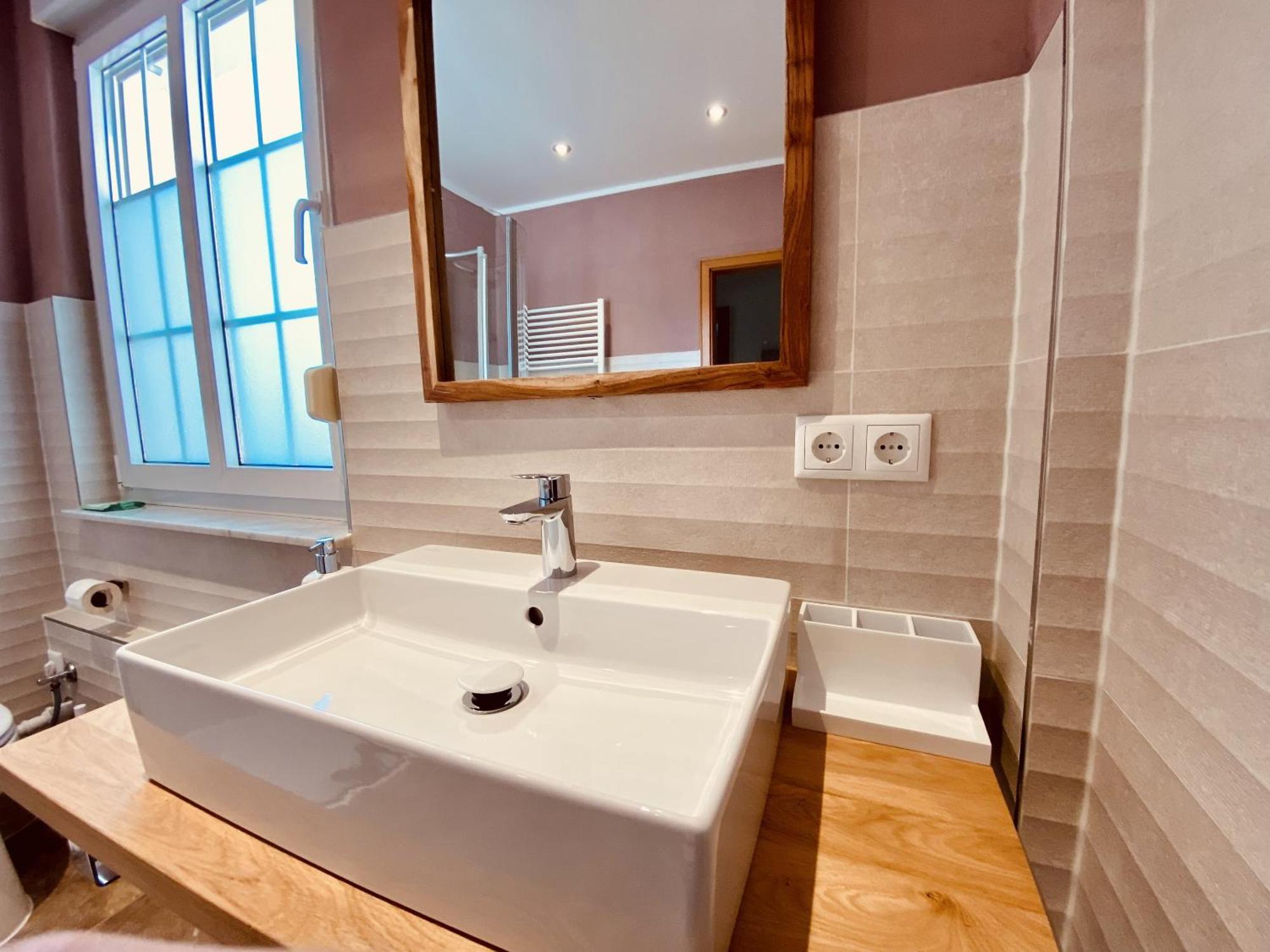 Casa Rehse I Stilvolles Apartment I 24H-Self-Check-In I Kostenlos Parken & Wlan I 55-Zoll-Smart&Kabel-Tv I Oepnv エアフルト エクステリア 写真