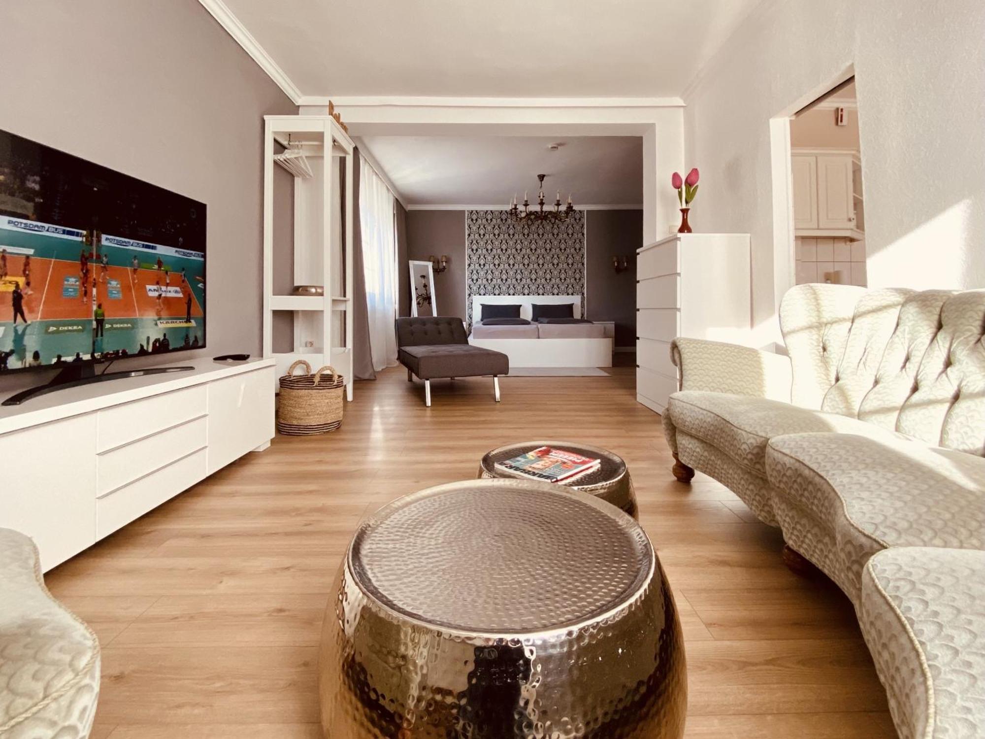 Casa Rehse I Stilvolles Apartment I 24H-Self-Check-In I Kostenlos Parken & Wlan I 55-Zoll-Smart&Kabel-Tv I Oepnv エアフルト エクステリア 写真