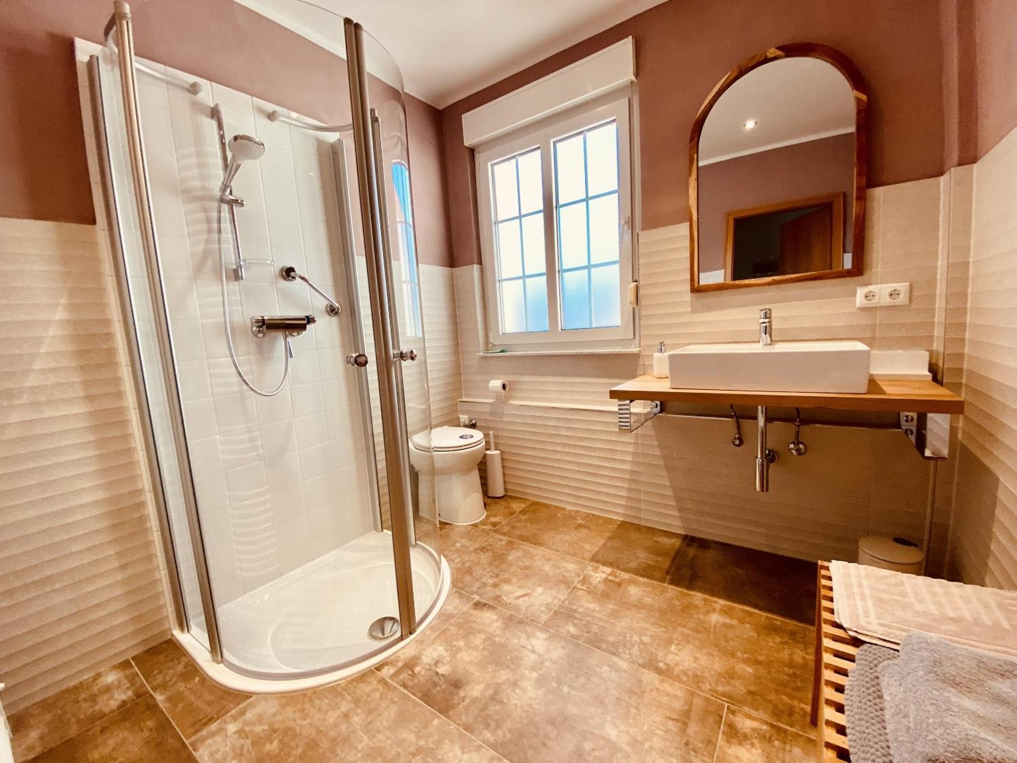 Casa Rehse I Stilvolles Apartment I 24H-Self-Check-In I Kostenlos Parken & Wlan I 55-Zoll-Smart&Kabel-Tv I Oepnv エアフルト エクステリア 写真